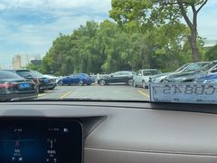 -上海星瀚奔驰4S店(红柳路店)