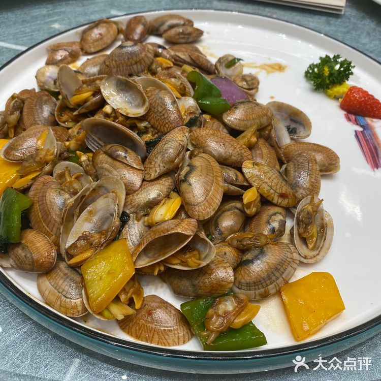 终于来打卡了，出品不错菜品味道都很好