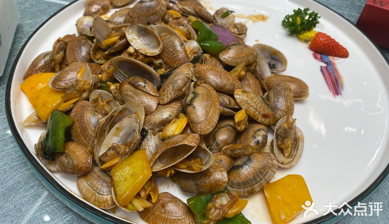 终于来打卡了，出品不错菜品味道都很好