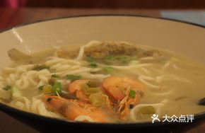 Fresh Shrimp and Yellow Croaker Pan-Seared Noodles
