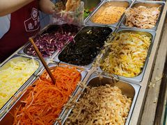 自助取餐区-三兄弟高炉烧饼