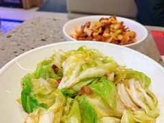 锅气腾腾炝莲白-椒爱水煮鱼川菜(皇姑万象汇店)