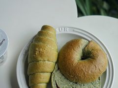 艾草红豆麻薯贝果-沁屋面包店(人民东路店)