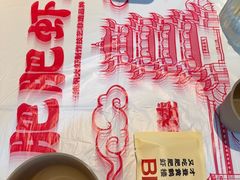 -肥肥虾庄·金牌油焖大虾(汉街SKP店)