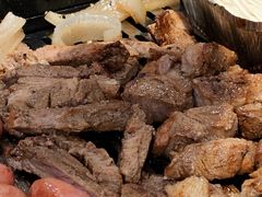 -臻牛烤肉