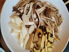 -黔蘑菇四季餐厅(观山湖店)