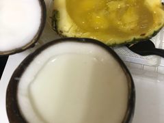 -志龙皇冠吃货椰子铺