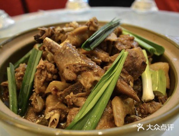肥勇鹅乸煲