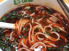 -呷佬·长沙手工米粉(金沙江路店)