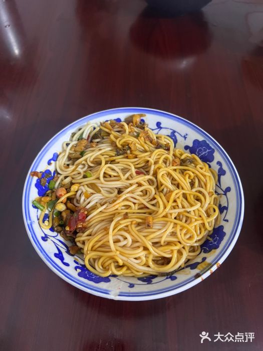 秦胖子肉陀良心店普通拌粉图片