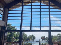 -亚龙湾喜来登·美景台大堂吧