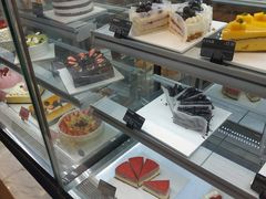 面包甜点陈列柜-面包新语(龙湖·西宸天街店)