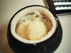 -志龙皇冠吃货椰子铺