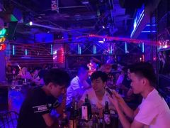 -UP嘻哈酒吧(粉巢店)