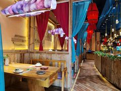 -老滇山寨•云南特色菜•地方菜•民族风情歌舞表演(金碧店)