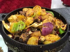 特色炕锅羊肉-撒拉人家.酸菜牦牛肉火锅