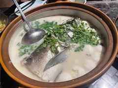 浓汤砂锅鱼头-胖鱼头·南京菜·河景餐厅(夫子庙店)