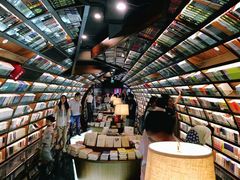 -钟书阁(珍园店)