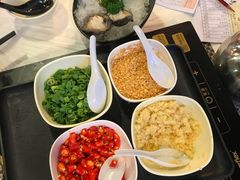 -鲜入围煮花胶鸡海鲜火锅