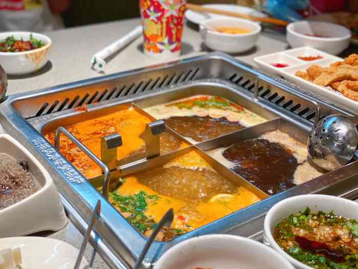 海底捞火锅(汇一城店)-"海底捞的服务是真的没得说了,虽然这一两年.