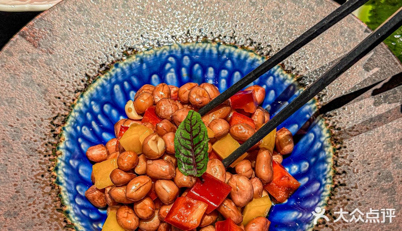 国潮大片级火锅店空降杭州滨江樱花里……