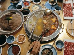 -左庭右院鲜牛肉火锅(金山万达店)
