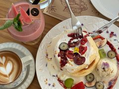 -Mark&Mars Restaurant