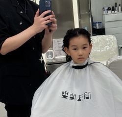 -简法造型·品牌形象店