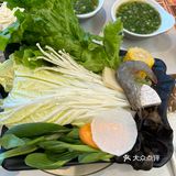 今天火锅吃撑了，超满足