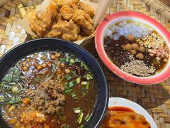-爆炸头阿姨小四川正宗川味小吃(无任何分店)