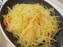 手切黑龙江寒地土豆丝-东方饺子王(和平里店)