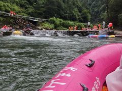 -安吉龙王山峡谷漂流