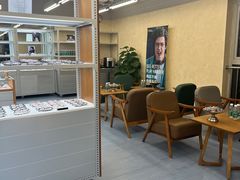 -无奔眼镜·蔡司·依视路授权店(马家堡店)