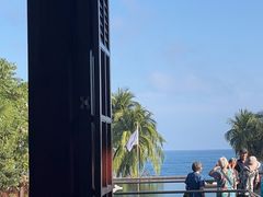 -亚龙湾喜来登·美景台大堂吧