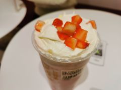 冰博客草莓撞撞宝藏茶-奈雪的茶(花城汇中区PRO店)