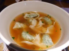 野荠菜鲜肉馄饨-南小馆(迪士尼小镇店)