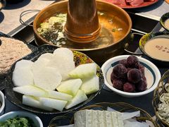 -洞庭洲·防空洞火锅·烧烤·铜锅涮肉(新百广场店)