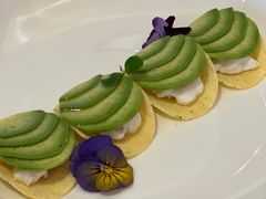 牛油果酸奶虎虾-渔语鱼新川菜Bistro(万象天地店)