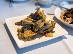 咸蛋黄炸鱼皮-同乐海鲜(乌节路中央店)