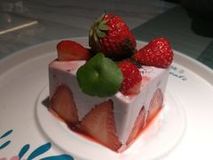 草莓外交官-蜜桃花开·中西融合菜E&W(南长街店)