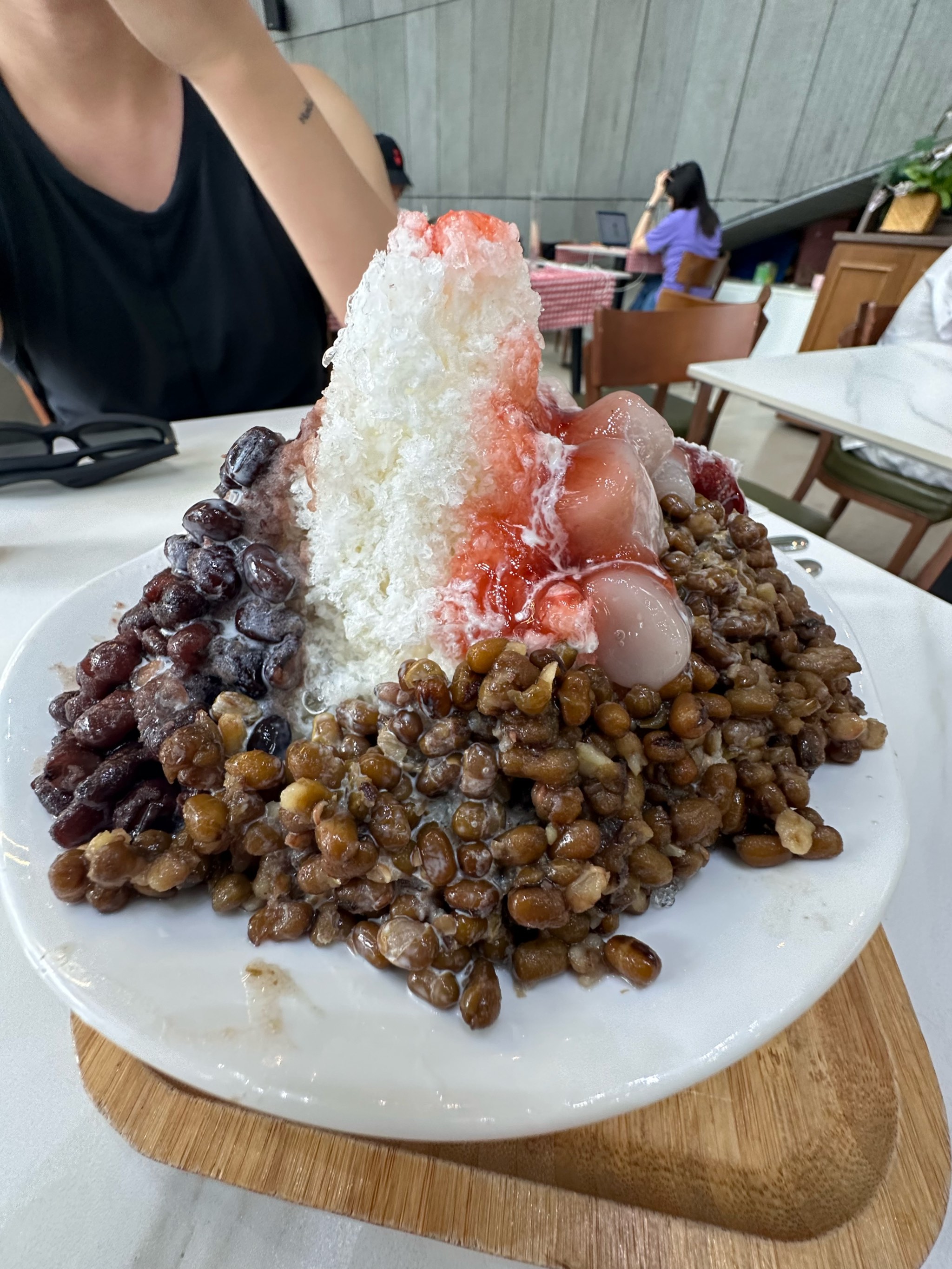 料超多的台湾芋圆红豆牛奶绵绵冰