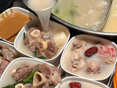 -捞王锅物料理(上海世茂广场店)