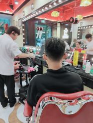 -东方先生国潮男士理发馆