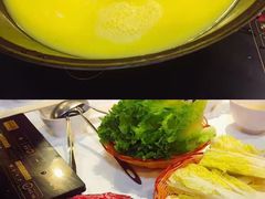 -鲜入围煮花胶鸡海鲜火锅