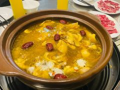 -胡须佬鸡煲四季火锅店(石厦西村直营店)