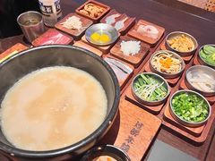 -银米·云南传统过桥米线(双廊黑金冠店)