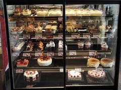 面包甜点陈列柜-可颂坊(凉城店)