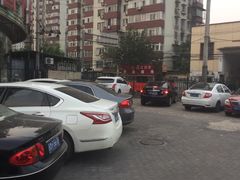 -玉林烤鸭店金台路店-停车场