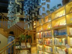 -猫的天空之城概念书店(杭州南宋御街店)