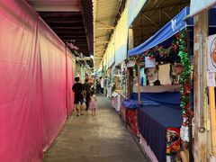 -席娜卡琳火车铁道夜市